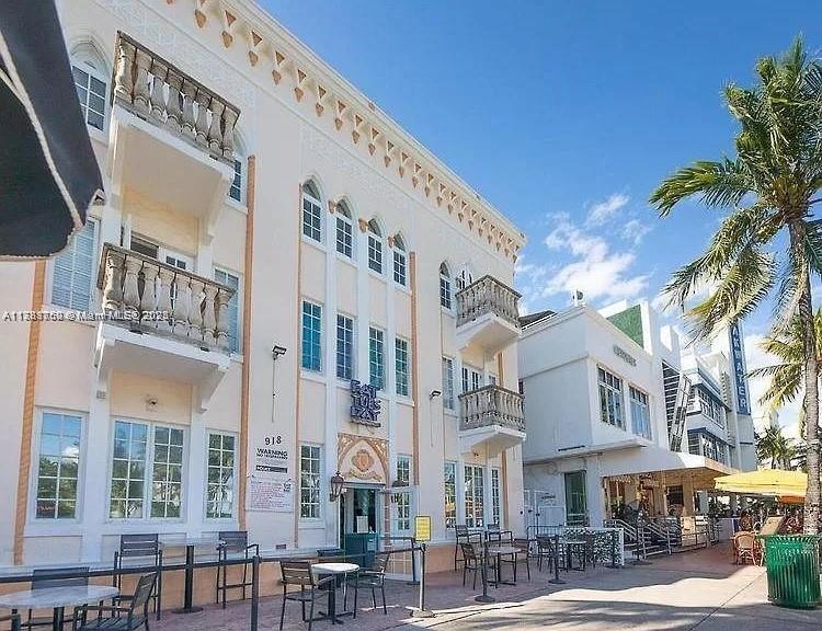 Picture of 918 Ocean Dr # 302, Miami Beach FL 33139
