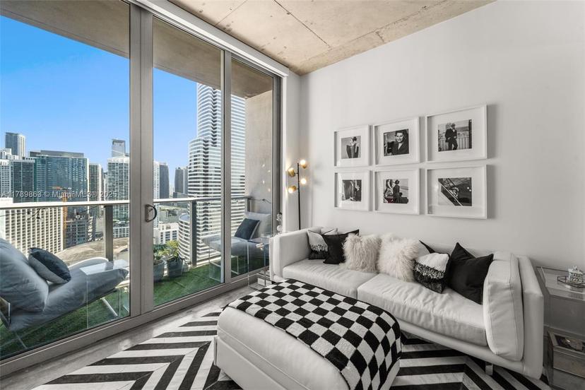 Picture of 151 SE 1St St # 2809, Miami FL 33131