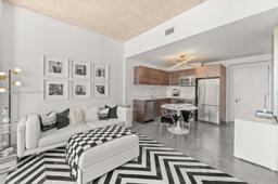 Picture of 151 SE 1St St # 2809, Miami, FL 33131