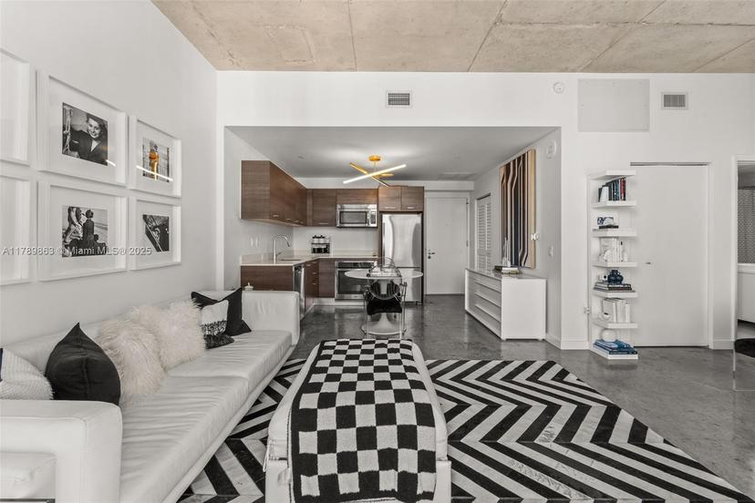 Picture of 151 SE 1St St # 2809, Miami FL 33131