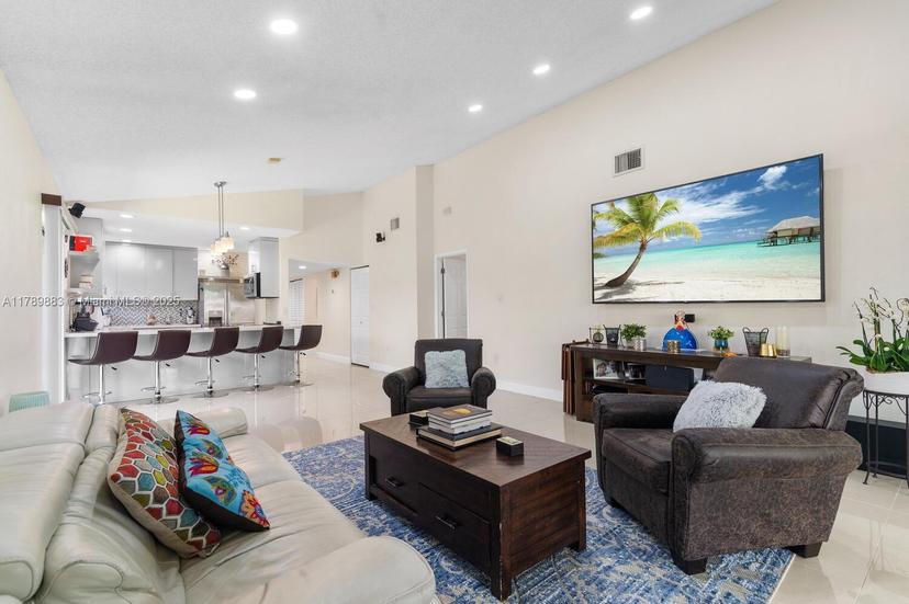 Picture of 371 Fairway Cir # 56, Weston FL 33326