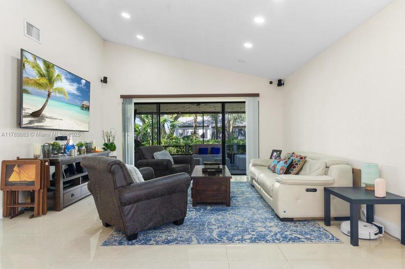 Picture of 371 Fairway Cir # 56, Weston FL 33326