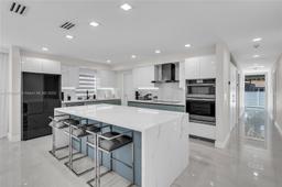 Picture of 1045 Hollywood Blvd, Hollywood, FL 33019