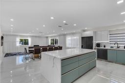 Picture of 1045 Hollywood Blvd, Hollywood, FL 33019