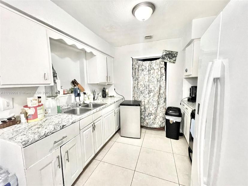 Picture of 2000 NW 29Th Ter, Fort Lauderdale FL 33311