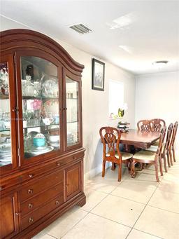 Picture of 2000 NW 29Th Ter, Fort Lauderdale, FL 33311