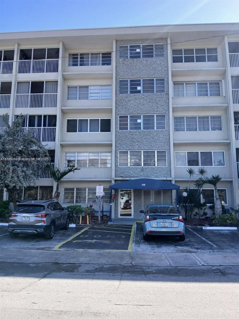 Picture of 330 SE 2Nd St # 404G, Hallandale Beach FL 33009