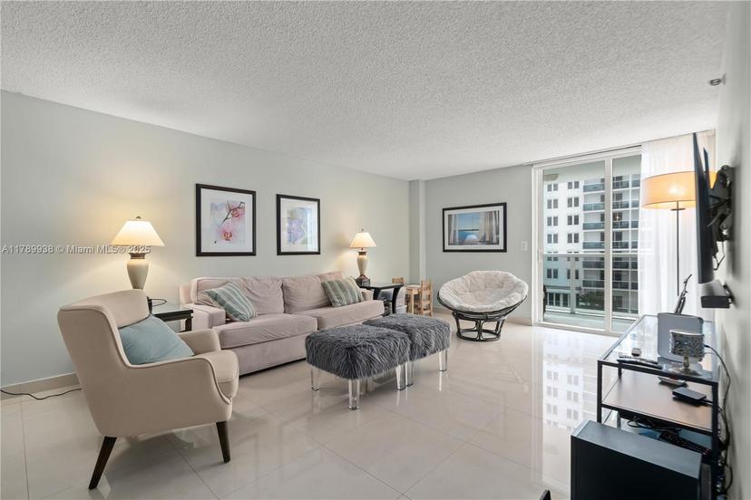 Picture of 2401 Collins Ave # 705, Miami Beach FL 33140
