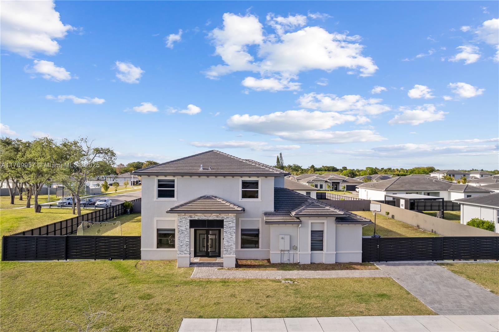 Picture of 13371 SW 190Th Ter, Miami, FL 33177