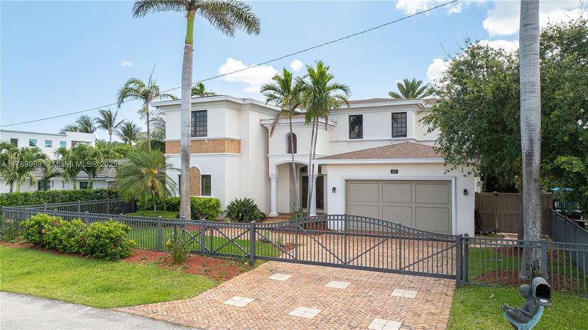 Picture of 260 NE Wavecrest Ct, Boca Raton FL 33432
