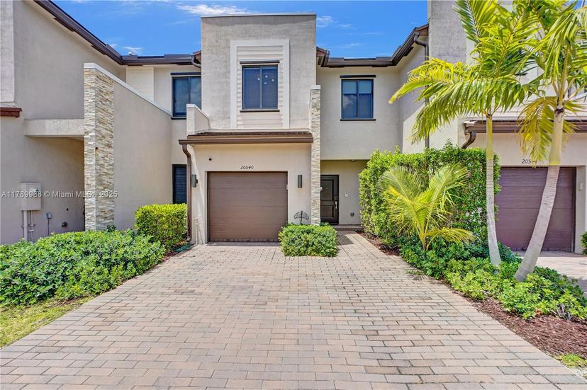 Picture of 20540 NE 5Th Pl, Miami FL 33179