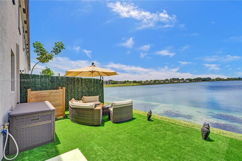 Picture of 20540 NE 5Th Pl, Miami FL 33179