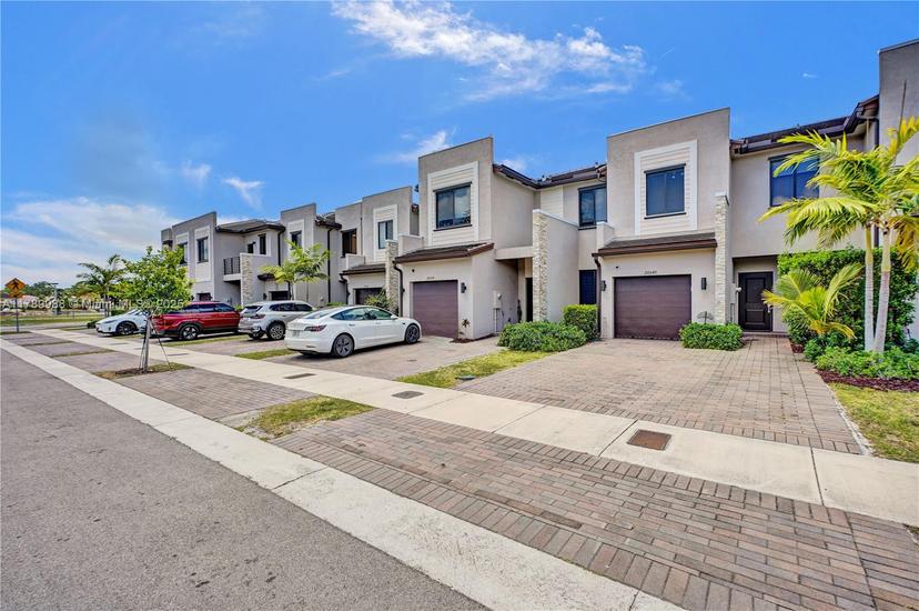 Picture of 20540 NE 5Th Pl, Miami FL 33179