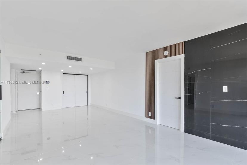 Picture of 20335 W Country Club Dr # 1902, Aventura FL 33180