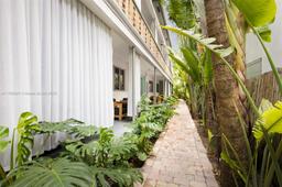 Picture of 1551 Lenox Ave # 8, Miami Beach, FL 33139