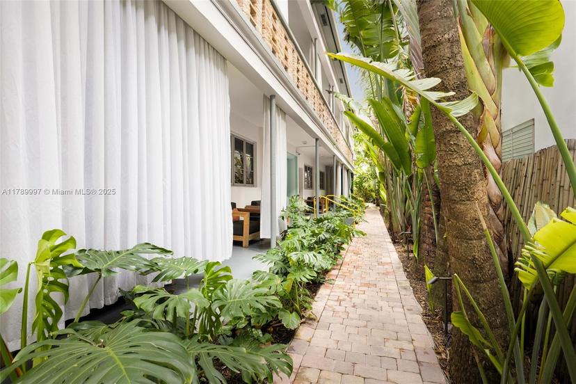 Picture of 1551 Lenox Ave # 8, Miami Beach FL 33139