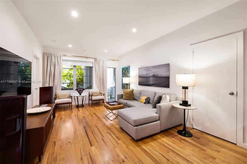 Picture of 1551 Lenox Ave # 8, Miami Beach FL 33139