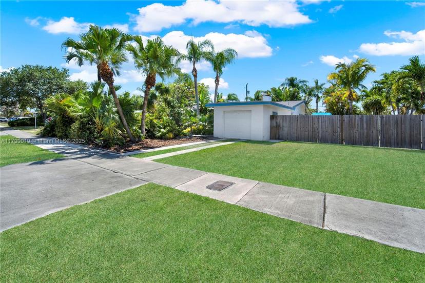Picture of 20430 Marlin Rd, Cutler Bay FL 33189