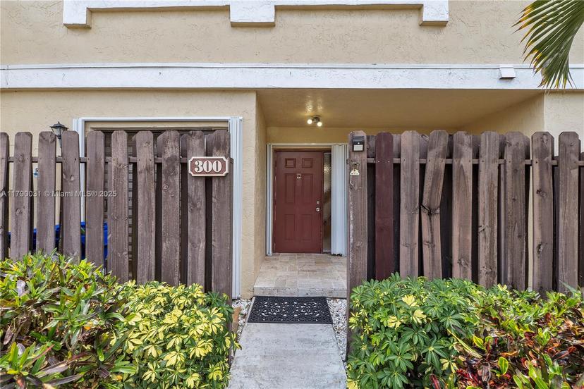 Picture of 300 SW 96Th Ter # 300, Pembroke Pines FL 33025