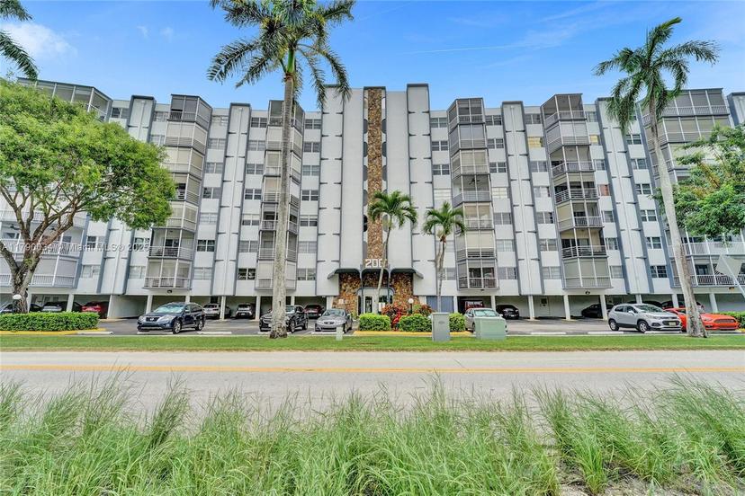 Picture of 200 Diplomat Pkwy # 433, Hallandale Beach FL 33009
