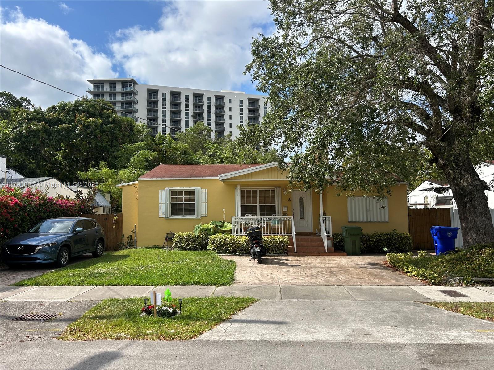 Picture of 2922 SW 27Th Ter, Miami, FL 33133