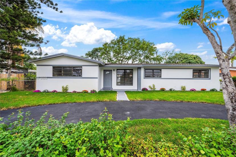 Picture of 740 NE 181St St, Miami FL 33162