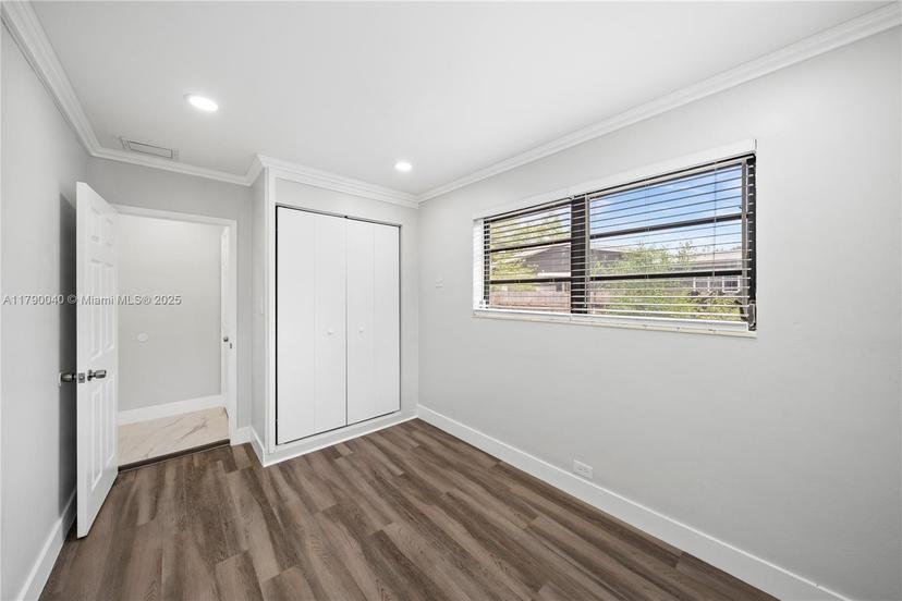Picture of 740 NE 181St St, Miami FL 33162