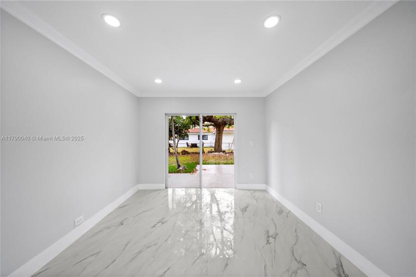 Picture of 740 NE 181St St, Miami FL 33162