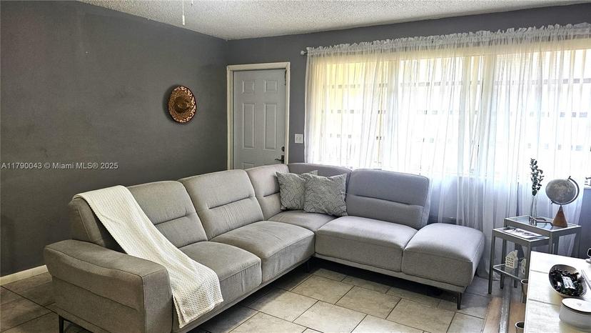 Picture of 10136 Twin Lakes Dr # F, Coral Springs FL 33071