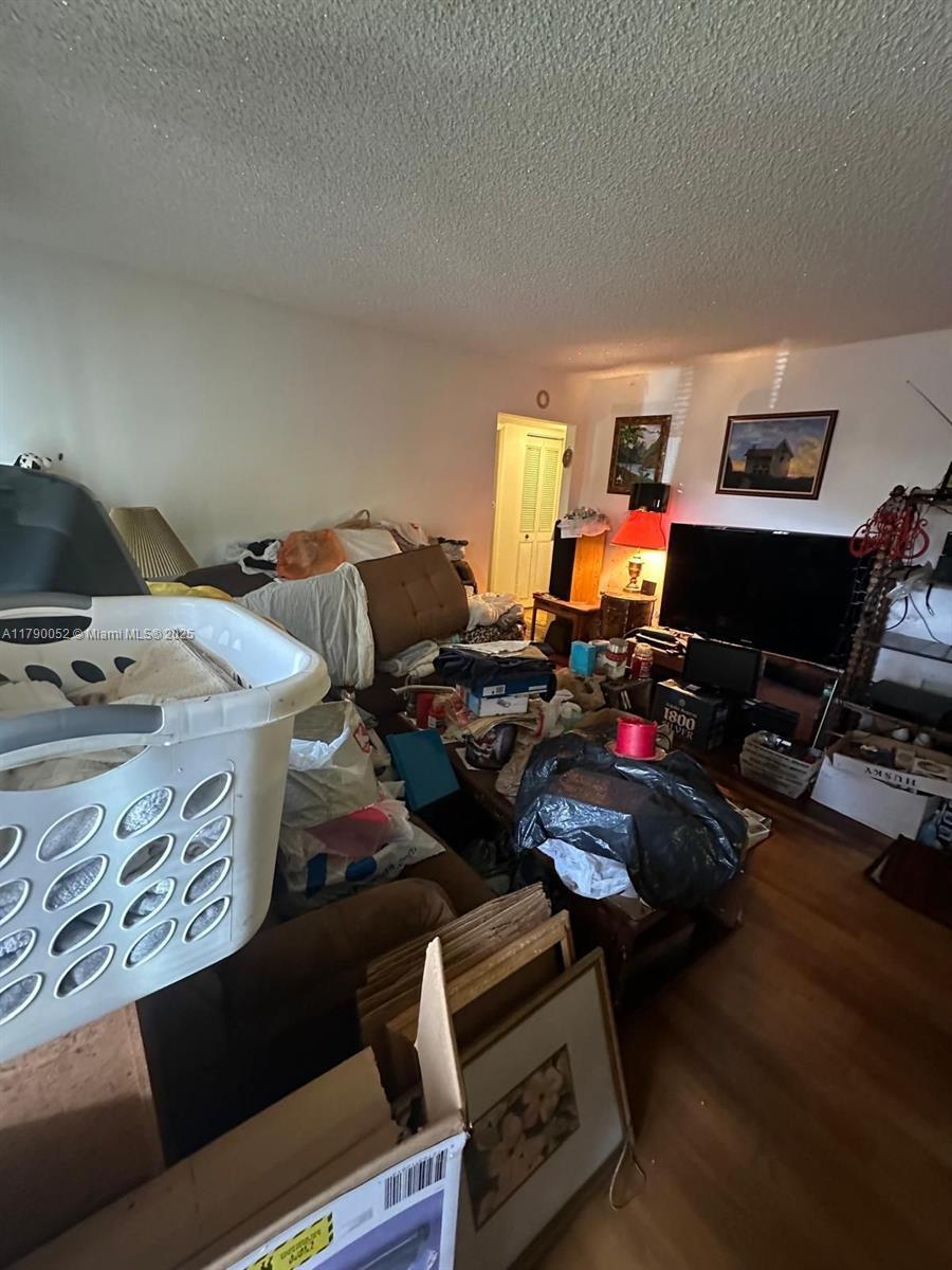 Picture of 303 Knotty Pine Cir # 1, Green Acres, FL 33463