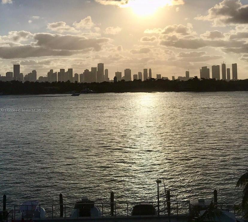 Picture of 800 West Ave # 523, Miami Beach FL 33139