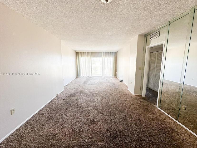 Picture of 1950 S Ocean Dr # 3K, Hallandale Beach FL 33009