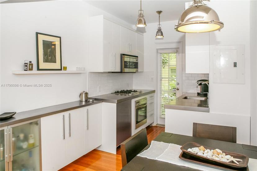 Picture of 1011 Michigan Ave # 1, Miami Beach FL 33139