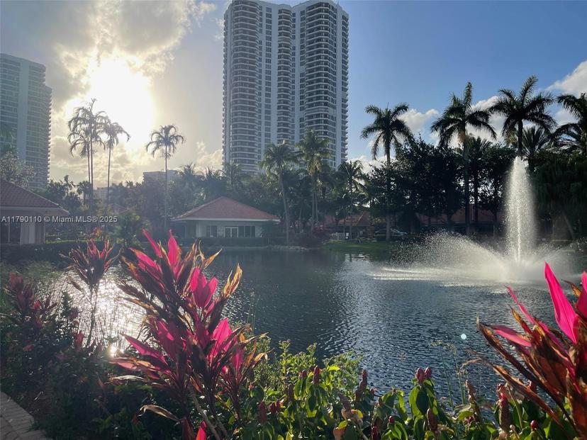 Picture of 19101 NE 36Th Ct # 1110, Aventura FL 33180