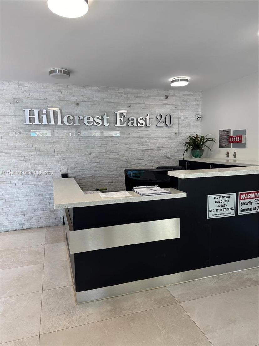 Picture of 919 Hillcrest Dr # 504, Hollywood FL 33021