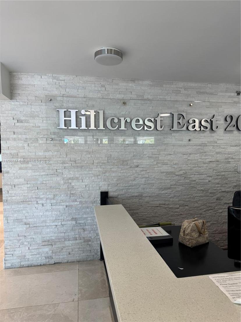 Picture of 919 Hillcrest Dr # 504, Hollywood FL 33021