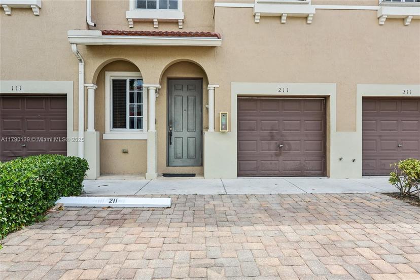 Picture of 21421 NW 13Th Ct # 211, Miami Gardens FL 33169