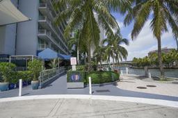 Picture of 690 SW 1St Ct # 2032, Miami, FL 33130