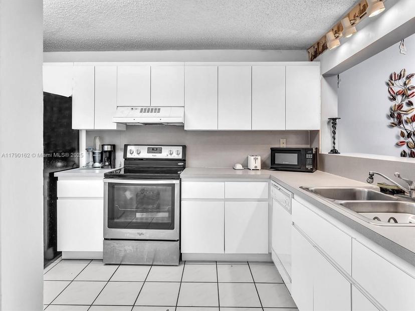 Picture of 9401 NW 14Th Ct # 224, Pembroke Pines FL 33024