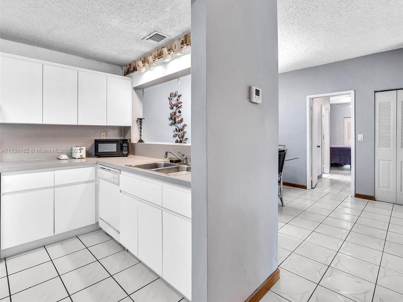 Picture of 9401 NW 14Th Ct # 224, Pembroke Pines FL 33024