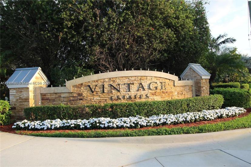 Picture of 10564 NW 70Th Ln, Doral FL 33178