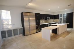 Picture of 10564 NW 70Th Ln, Doral, FL 33178