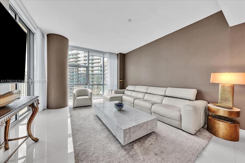 Picture of 851 NE 1St Ave # 3711, Miami FL 33132