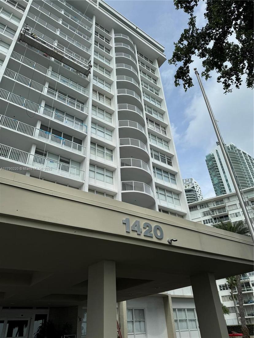 Picture of 1420 Brickell Bay Dr, Miami FL 33131