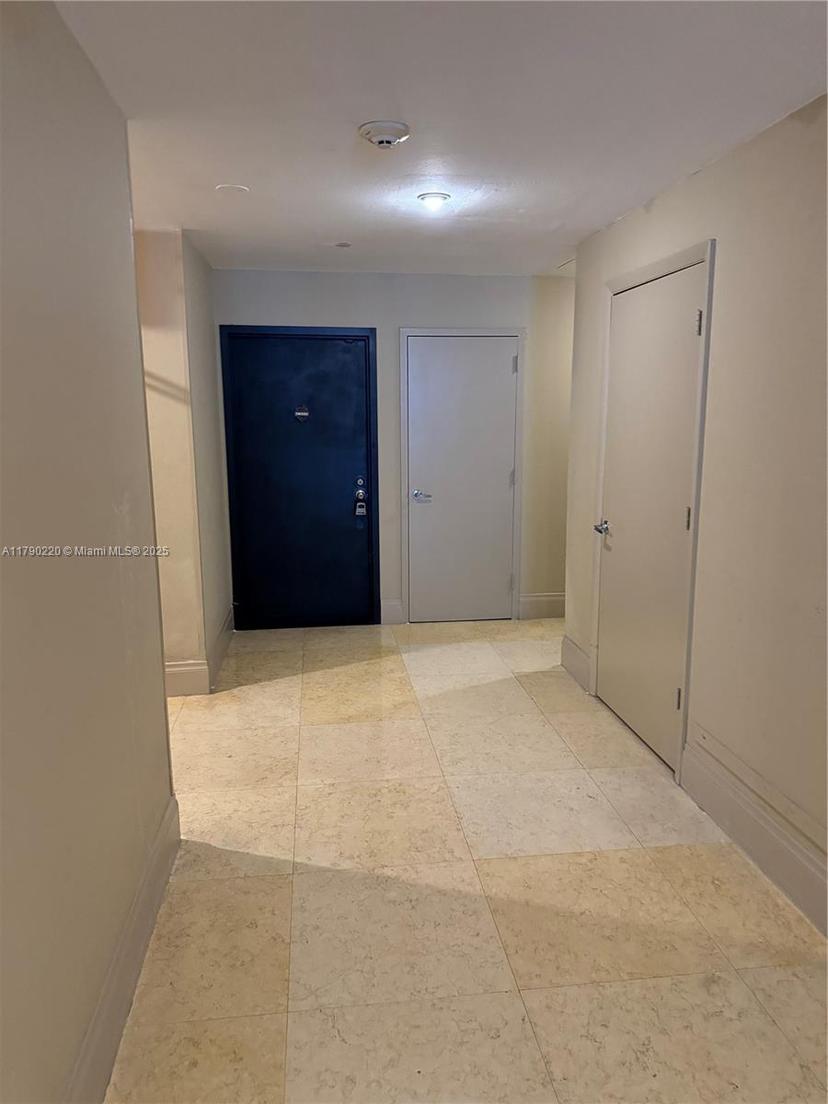 Picture of 1420 Brickell Bay Dr, Miami FL 33131