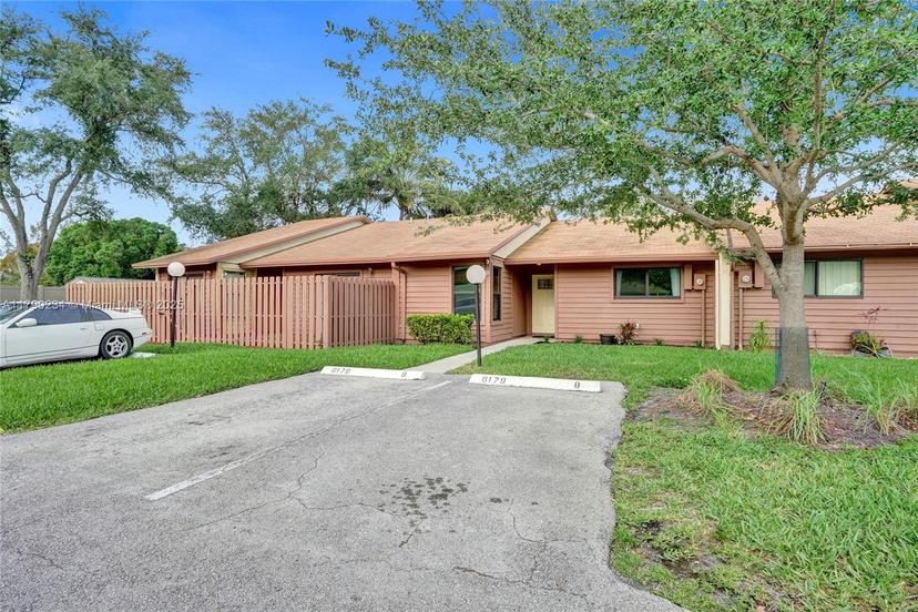 Picture of 6179 Pine Tree Ln # B, Tamarac FL 33319