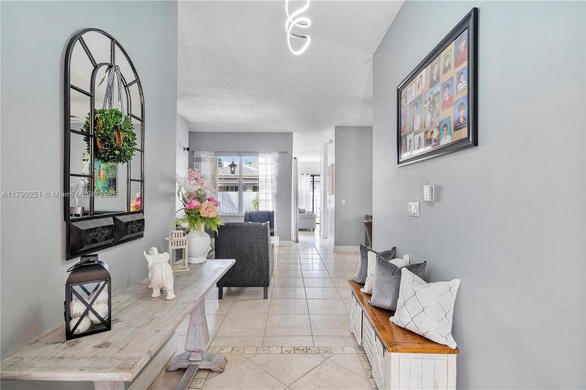 Picture of 13995 S Cypress Cove Cir, Davie FL 33325