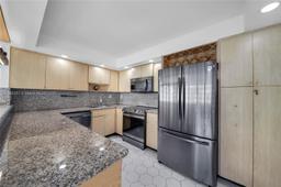 Picture of 2750 NE 183Rd St # 1909, Aventura, FL 33160