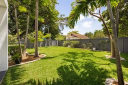 Picture of 3648 Oak Ave, Coconut Grove, FL 33133