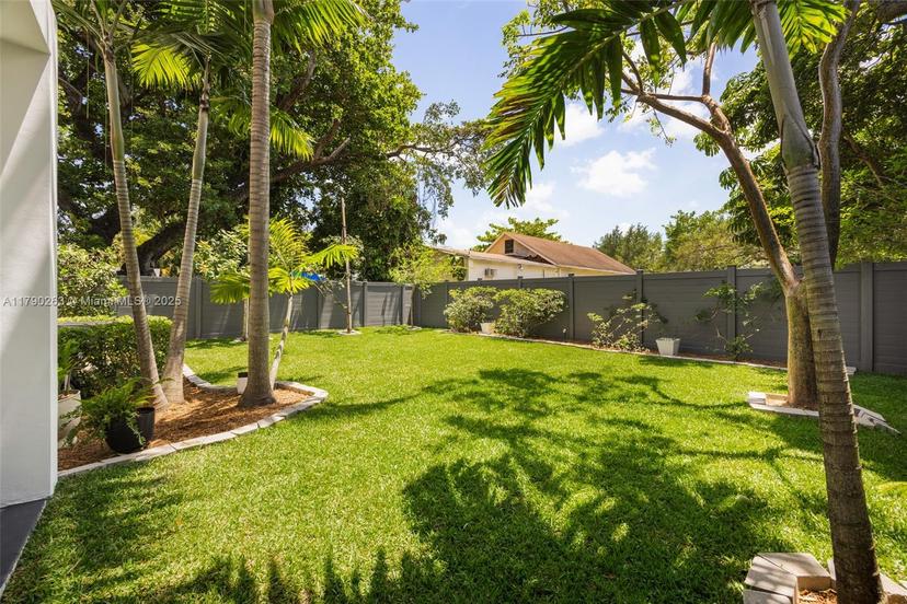 Picture of 3648 Oak Ave, Coconut Grove FL 33133